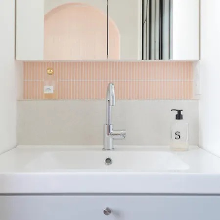 Parisian Luxury At Etienne Pernet * 파리