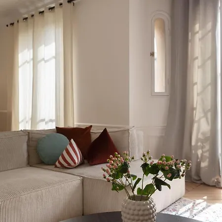 아파트 Parisian Luxury At Etienne Pernet